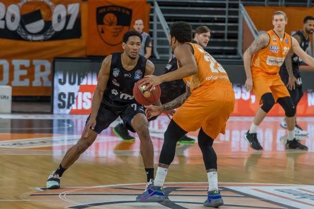 普及速度显 普及速度显